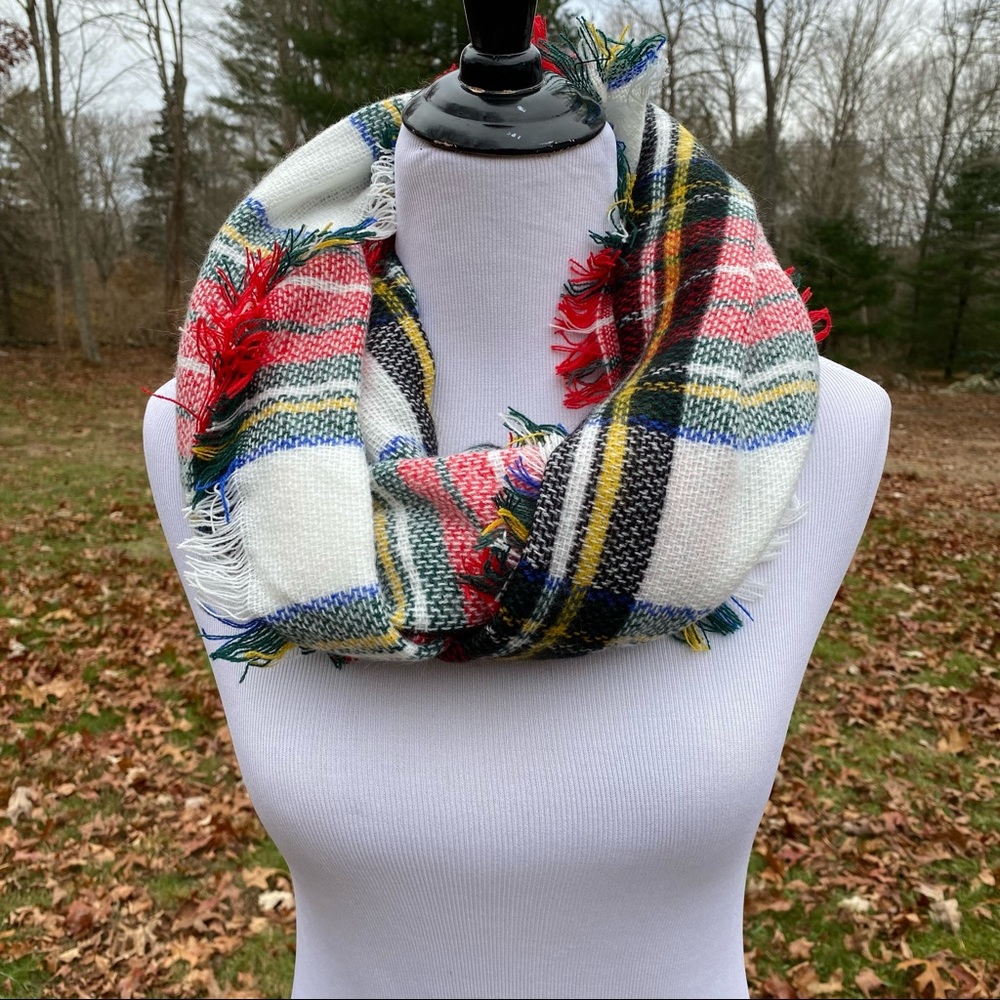 MIA & TESS NEW SCARF ETERNITY WHITE PLAID RED GREEN BLUE YELLOW NWT FRINGE